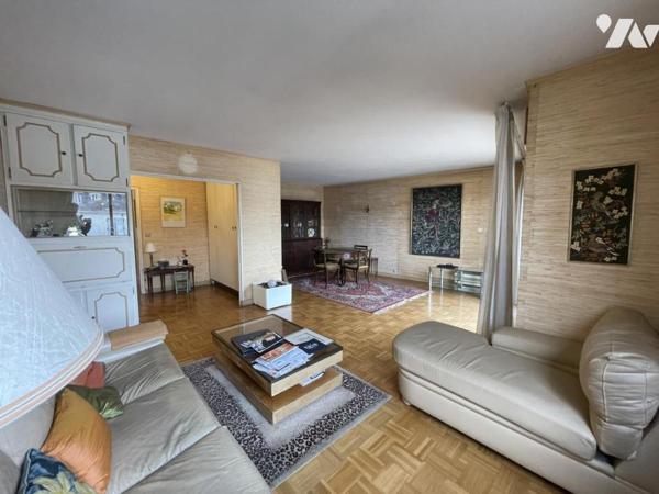 ROSNY-SOUS-BOIS / CENTRE-VILLE - APPARTEMENT 5 PIÈCES ÉTAGE ÉLEVÉ + CAVE + DOUBLE-GARAGE