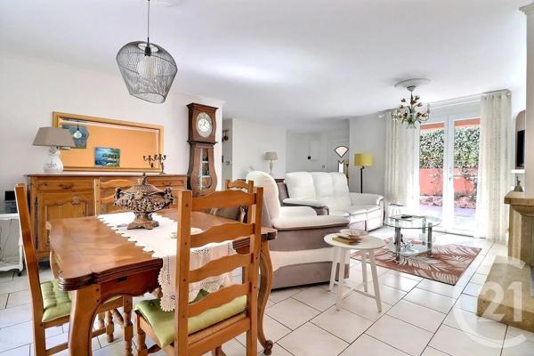 Maison à vendre  4 pièces - 110 m 2   FREJUS  - 83