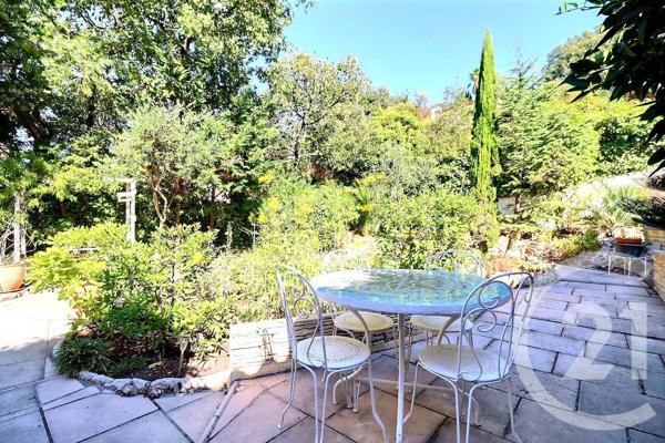 Maison à vendre  4 pièces - 110 m 2   FREJUS  - 83