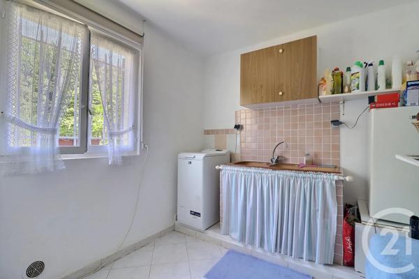 Maison à vendre  4 pièces - 110 m 2   FREJUS  - 83