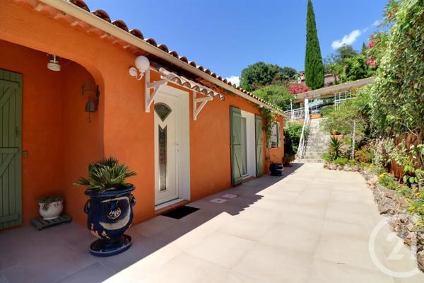 Maison à vendre  4 pièces - 110 m 2   FREJUS  - 83