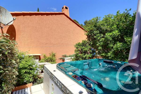 Maison à vendre  4 pièces - 110 m 2   FREJUS  - 83