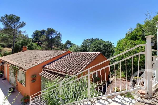 Maison à vendre  4 pièces - 110 m 2   FREJUS  - 83
