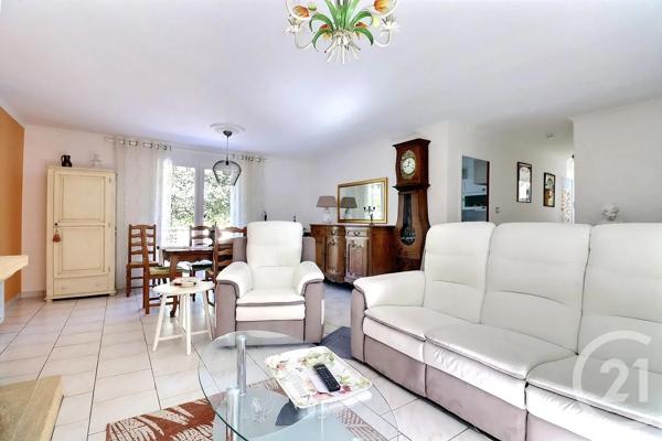 Maison à vendre  4 pièces - 110 m 2   FREJUS  - 83