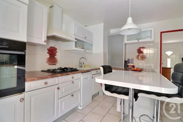 Maison à vendre  4 pièces - 110 m 2   FREJUS  - 83