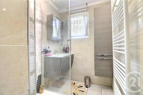 Maison à vendre  4 pièces - 110 m 2   FREJUS  - 83
