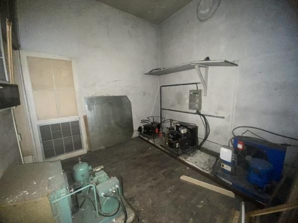 03200 VICHY –IMMEUBLE DE RAPPORT MIXTE AVEC 2 APPARTEMENTS + LOCAL COMMERCIAL -COEUR DE VILLE