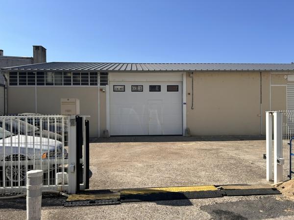 LISIEUX, local commercial d'env. 190 m² , Lisieux