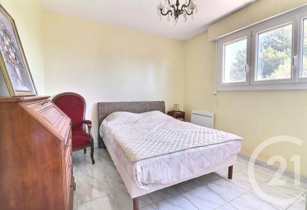 Appartement T3 à vendre  3 pièces - 64,50 m 2   FREJUS  - 83