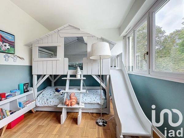 Appartement 6 pièces de 123 m² à Vaux-le-Pénil (77000)