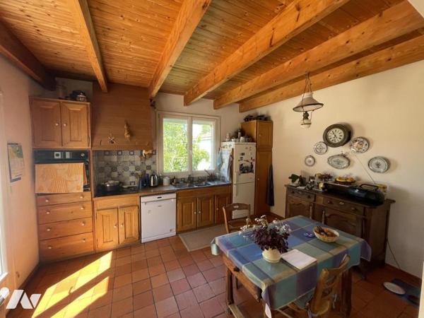 BOUAYE CENTRE maison d'environ 332m² surface utile dont 173m²  habitable sur terrain  2463m²