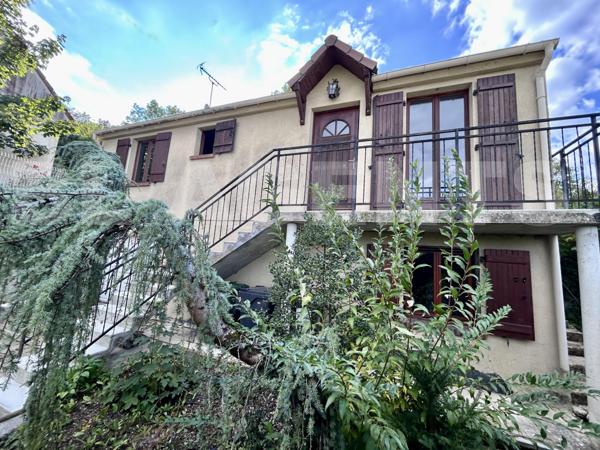 Maison de 115m² sur un terrain de 385m² sur sous sol total.