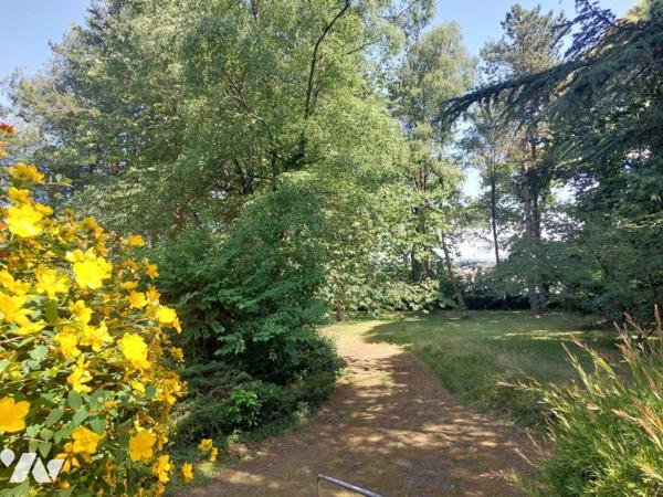 A VENDRE - MAISON D'ARCHITECTE 215 M² - LECOUSSE - TERRAIN 6875 M²