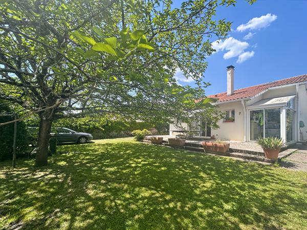 PESSAC  Alouette plain-pied en bon état avec jardin, garage