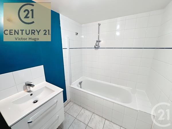 Appartement F2 à vendre  2 pièces - 48,45 m 2   CONDAT SUR VIENNE  - 87