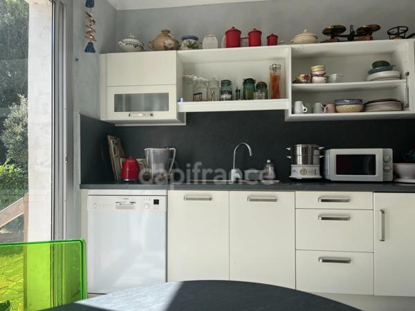 Maison de caractère dans quartier calme et verdoyant, proche commerces et mer