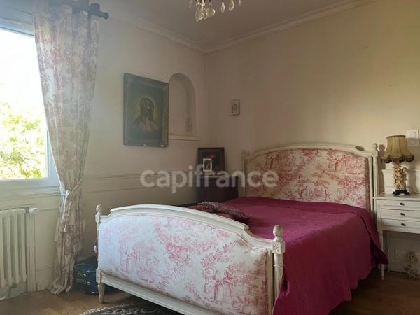 Maison de caractère dans quartier calme et verdoyant, proche commerces et mer