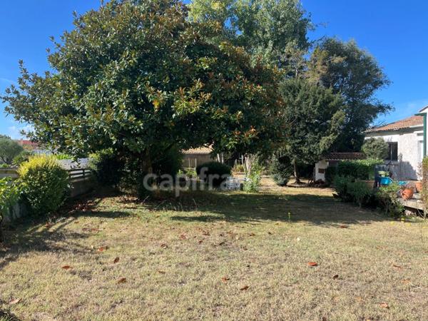 Maison de caractère dans quartier calme et verdoyant, proche commerces et mer