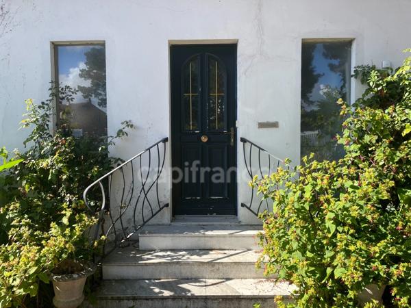 Maison de caractère dans quartier calme et verdoyant, proche commerces et mer