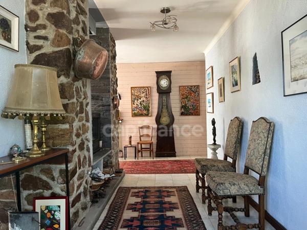 Maison de caractère dans quartier calme et verdoyant, proche commerces et mer