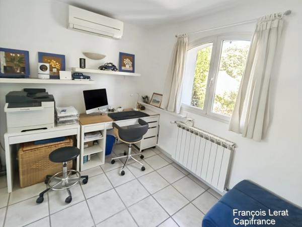 Maison de ville provençale à vendre 5 pièces DRAGUIGNAN (83) avec piscine et jardin arboré- 127,61 m2 loi Carrez - 470 000 € honnoraires d'agence inclus