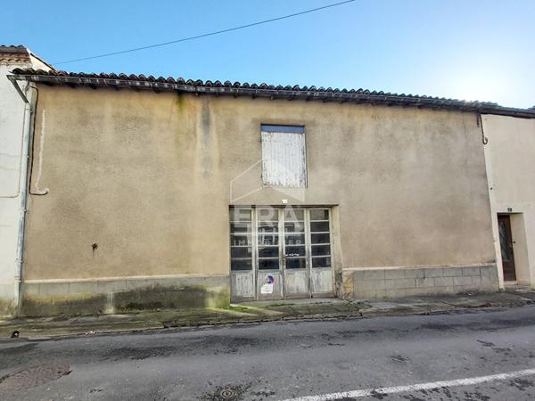 Parking / box Sainte Foy La Grande 185m² au sol avec grenier au dessus