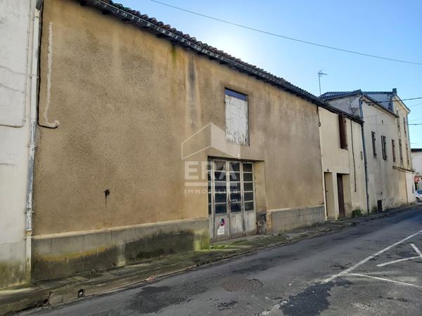 Parking / box Sainte Foy La Grande 185m² au sol avec grenier au dessus