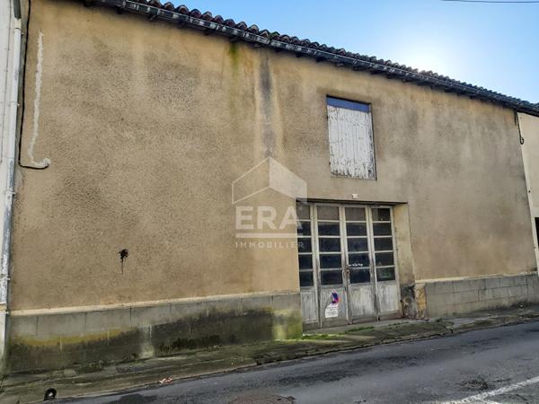 Parking / box Sainte Foy La Grande 185m² au sol avec grenier au dessus