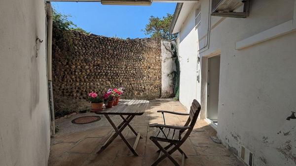 MAISON DE VILLAGE de 76 m² avec Extérieur