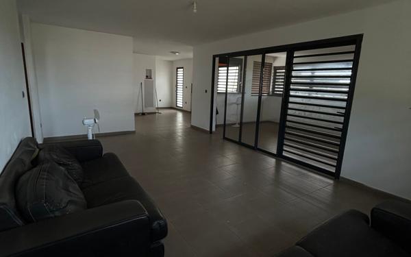 Appartement à louer    3 pièces •  Remire-Montjoly