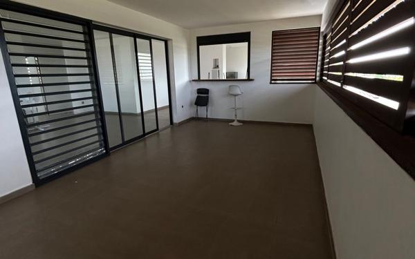 Appartement à louer    3 pièces •  Remire-Montjoly