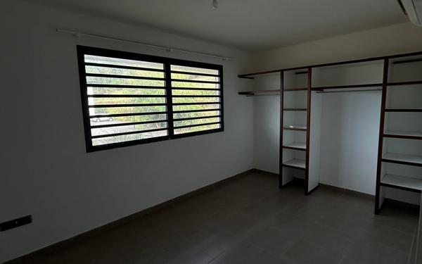 Appartement à louer    3 pièces •  Remire-Montjoly