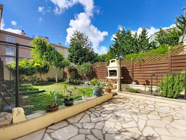 Maison
         4 pièces
        - 70 m² Exclusivité 285 000 € *