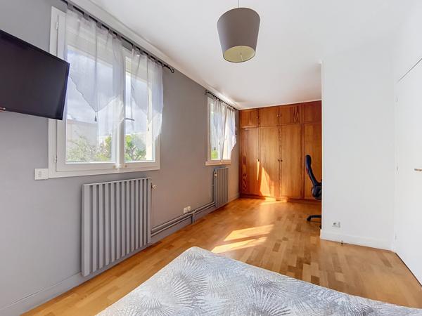 Maison
         4 pièces
        - 70 m² Exclusivité 285 000 € *