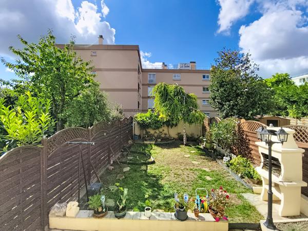 Maison
         4 pièces
        - 70 m² Exclusivité 285 000 € *