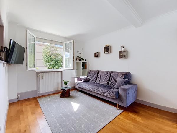 Maison
         4 pièces
        - 70 m² Exclusivité 285 000 € *