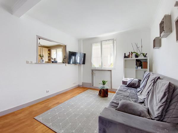 Maison
         4 pièces
        - 70 m² Exclusivité 285 000 € *