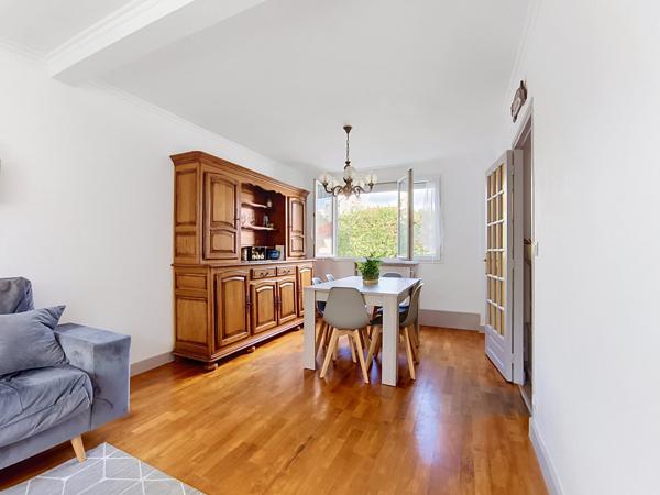 Maison
         4 pièces
        - 70 m² Exclusivité 285 000 € *