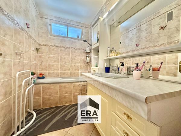 Appartement 3P avec BALCON, PARKING et CAVE