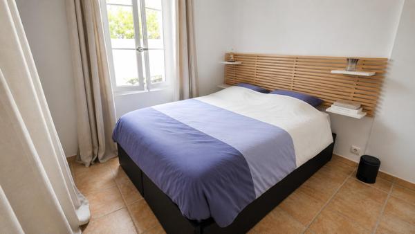 Maison de maître de 246 m² sur 608 m² de terrain, centre ville de Sanary