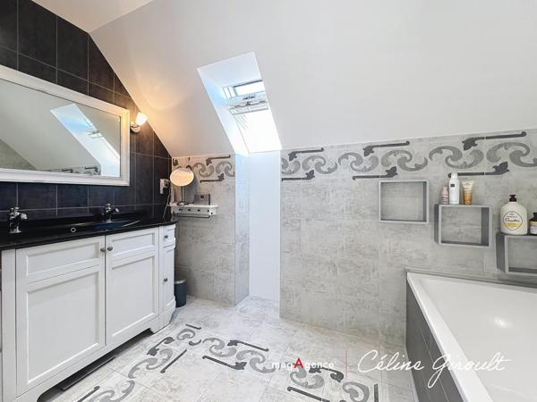 Maison à SAINT-MARTIN-DES-CHAMPS, 50300 - 4 pièces 120m²