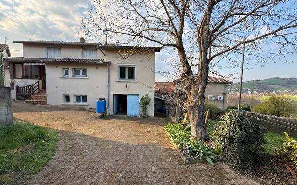 Maison à vendre    5 pièces •  Sourcieux-les-Mines