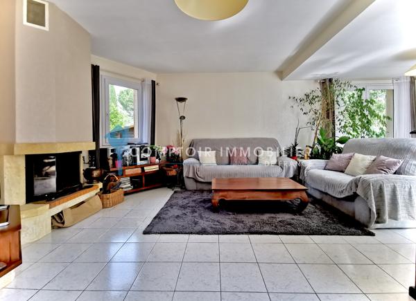 Villa
                                                                                                                                                                                                                                                                                                                        6 pièce(s)                                                                                                                                                                                                          5 chambre(s)                                                                                                                                                                                                          150  m²