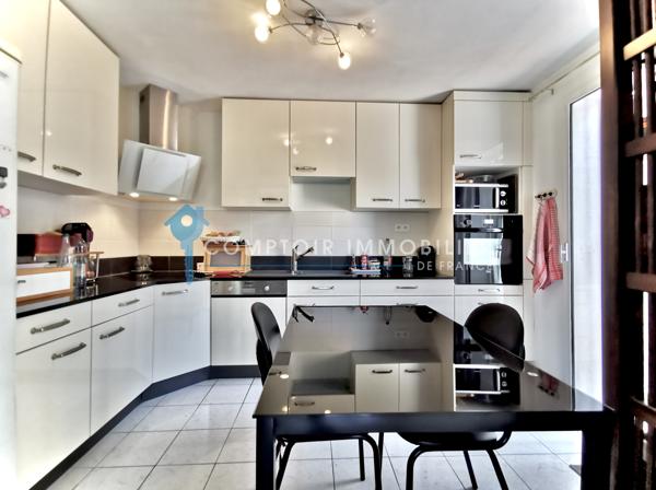 Villa
                                                                                                                                                                                                                                                                                                                        6 pièce(s)                                                                                                                                                                                                          5 chambre(s)                                                                                                                                                                                                          150  m²