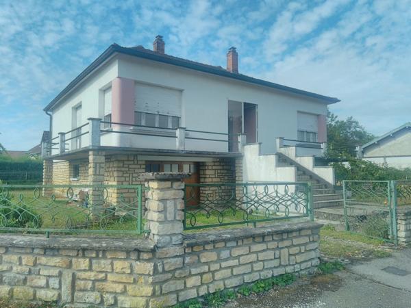 Maison lumineuse sur sous sol