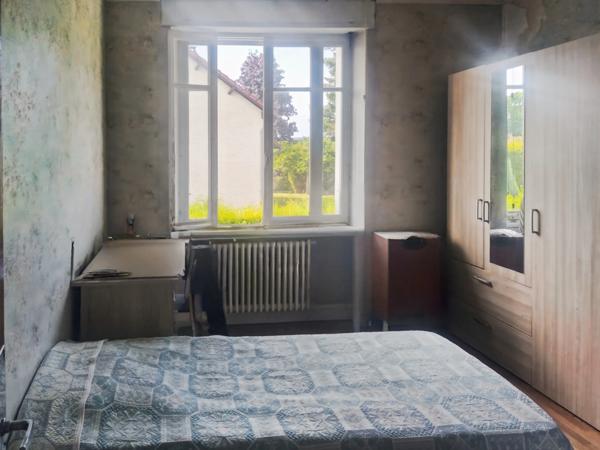 Maison lumineuse sur sous sol