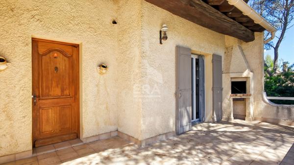 CHATEAURENARD - Maison traditionnelle avec grand garage
