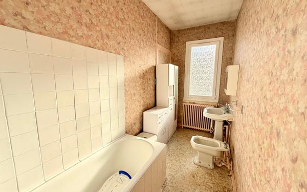 Maison à vendre    4 pièces •  Talence