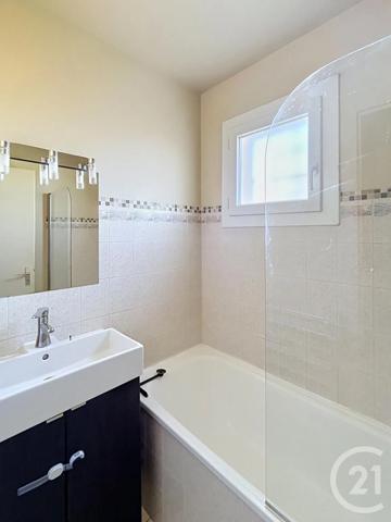 Maison à vendre  3 pièces - 76,76 m 2   MAROLLES EN BRIE  - 94