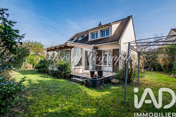 Maison à vendre 6 pièces 136 m² Saint-Germain-en-Laye